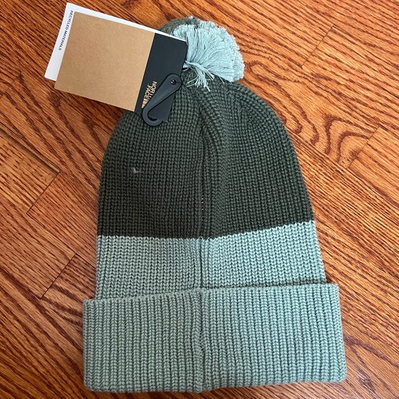 North Face Women’s Beanie - Picture 2 of 2